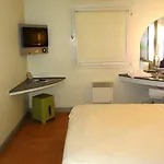Ibis Budget Centre Gare 2* Кан